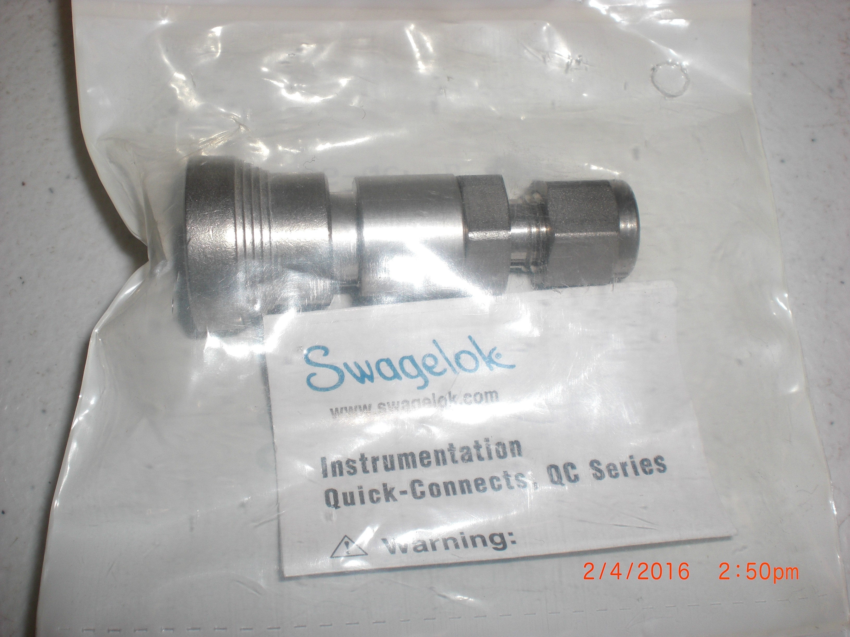 SS-QC4-B-400 Swagelok SS-QC4-B-400 Quick Connect 1/4T